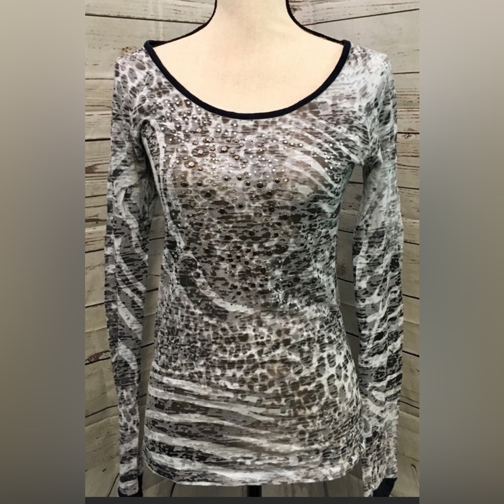 Daytrip black, white, gray burnout top